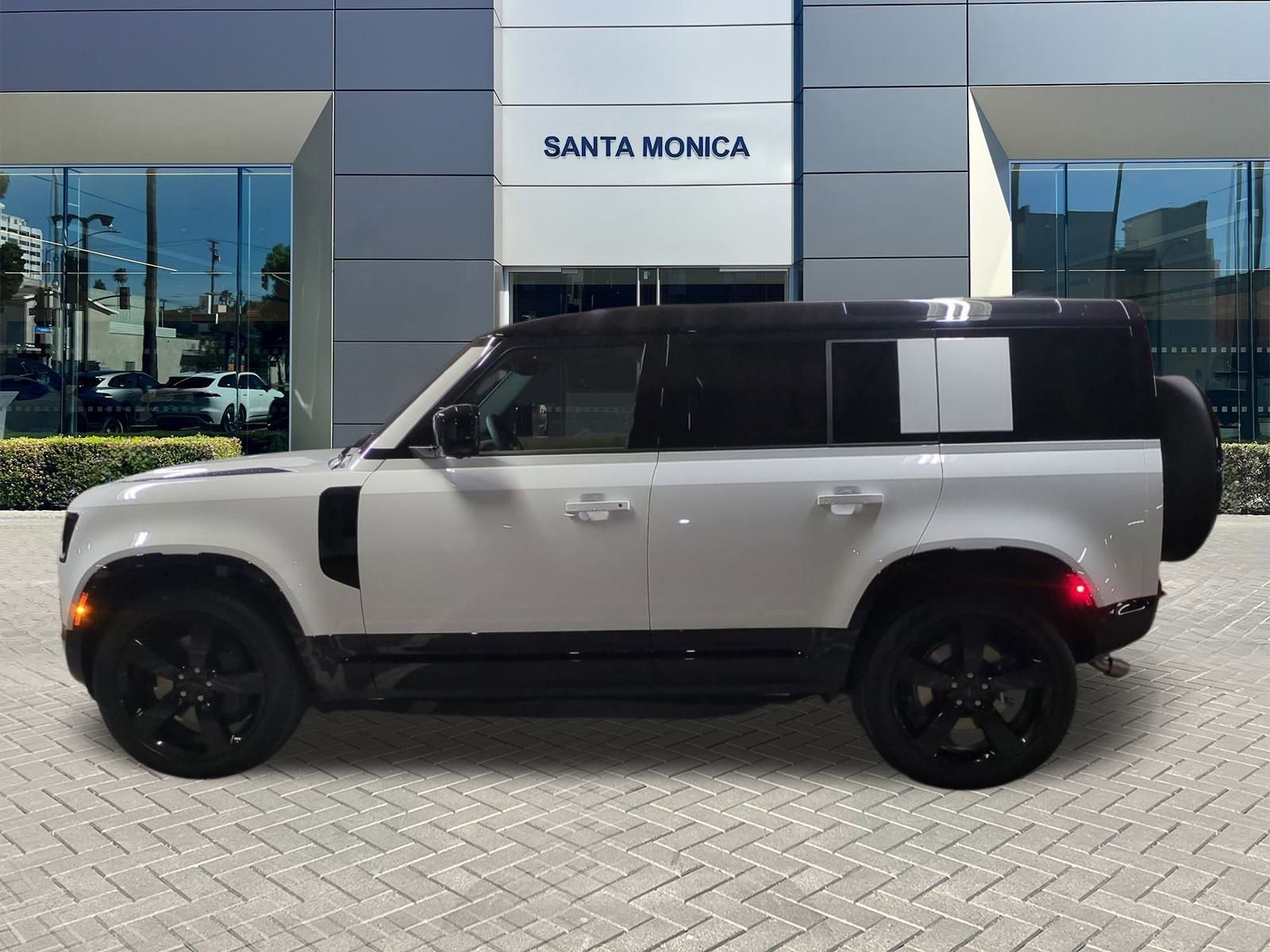 New 2026 Land Rover Defender 110 X-Dynamic SE image 2