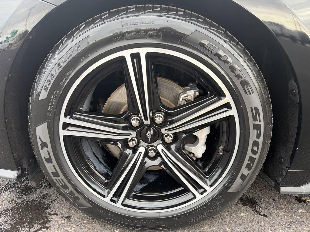 Used 2024 Ford Mustang Convertible image 25