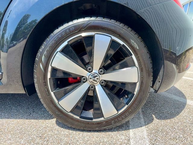 Used 2012 Volkswagen Beetle 2.0T FWD image 20