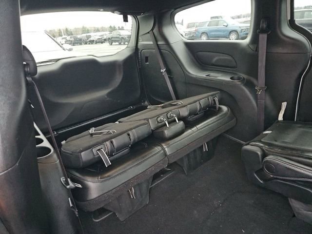 Used 2025 Chrysler Pacifica Select image 15
