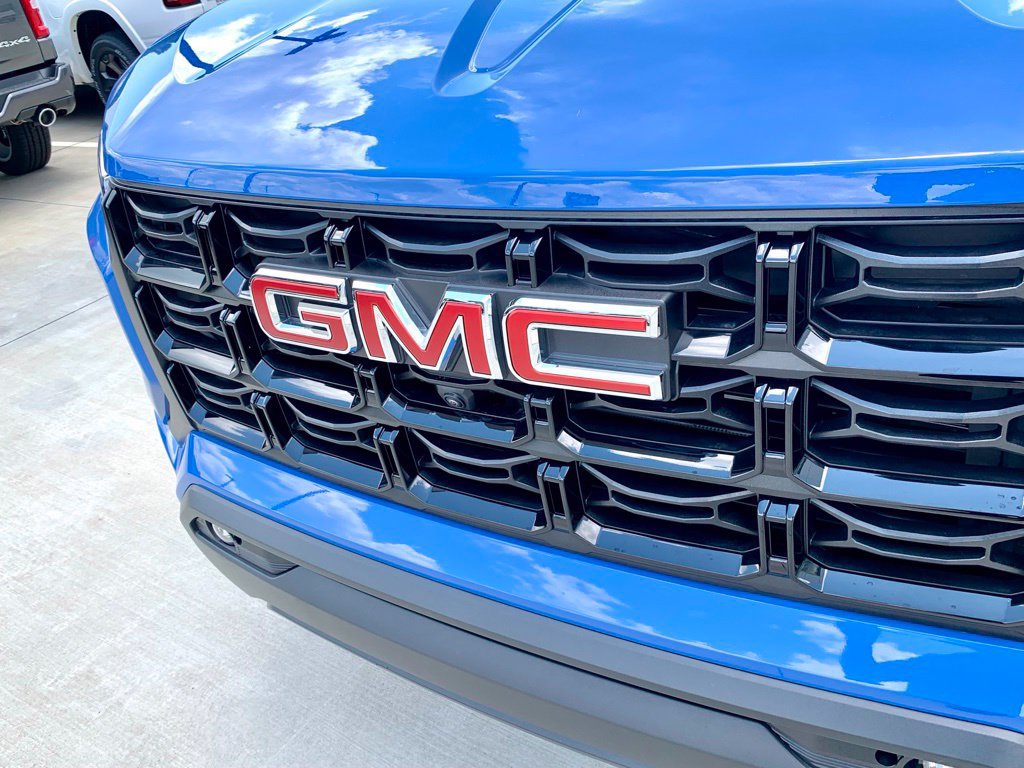 Used 2026 GMC Canyon Elevation w/ Convenience Package RWD image 2