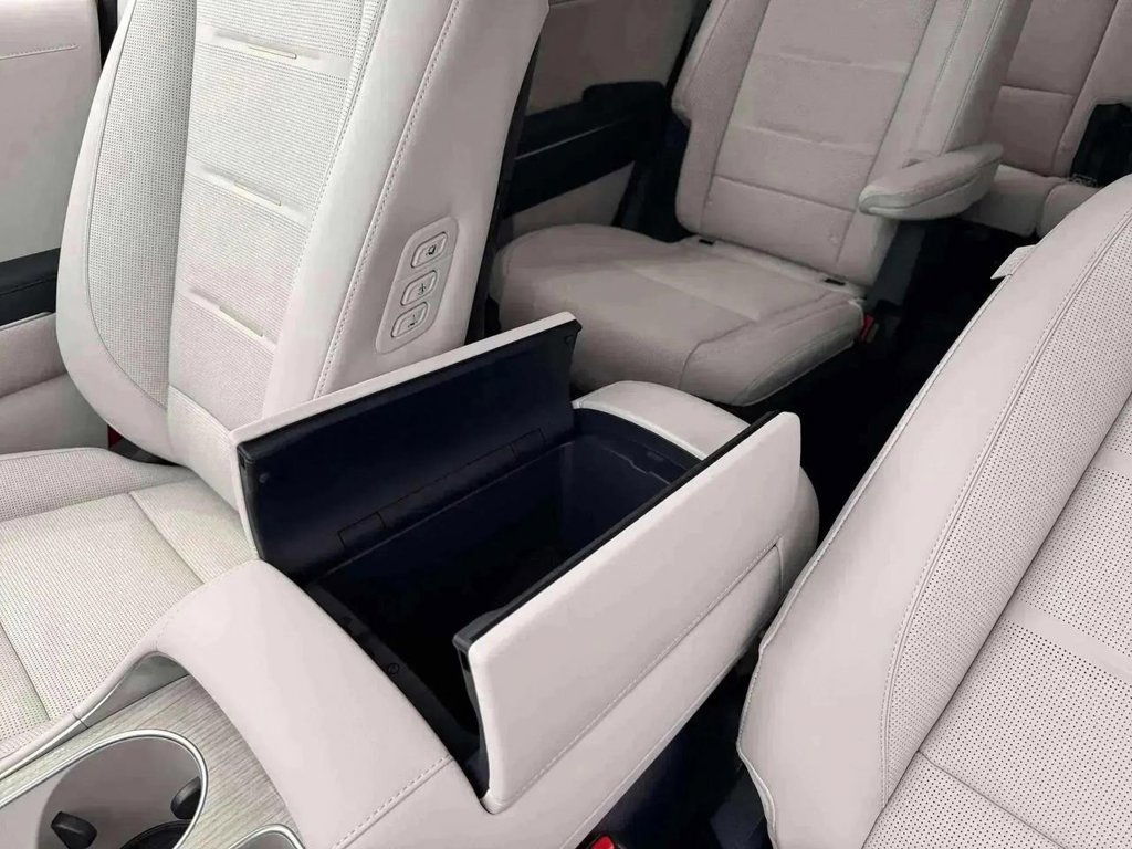 New 2026 Hyundai Palisade Calligraphy AWD/4WD image 19