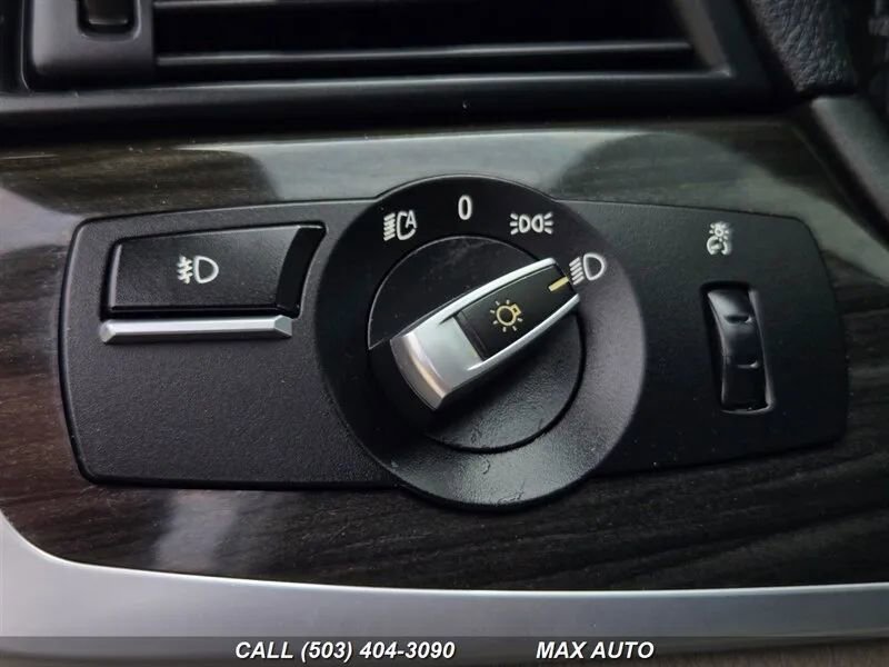 Used 2013 BMW 528i Sedan image 30