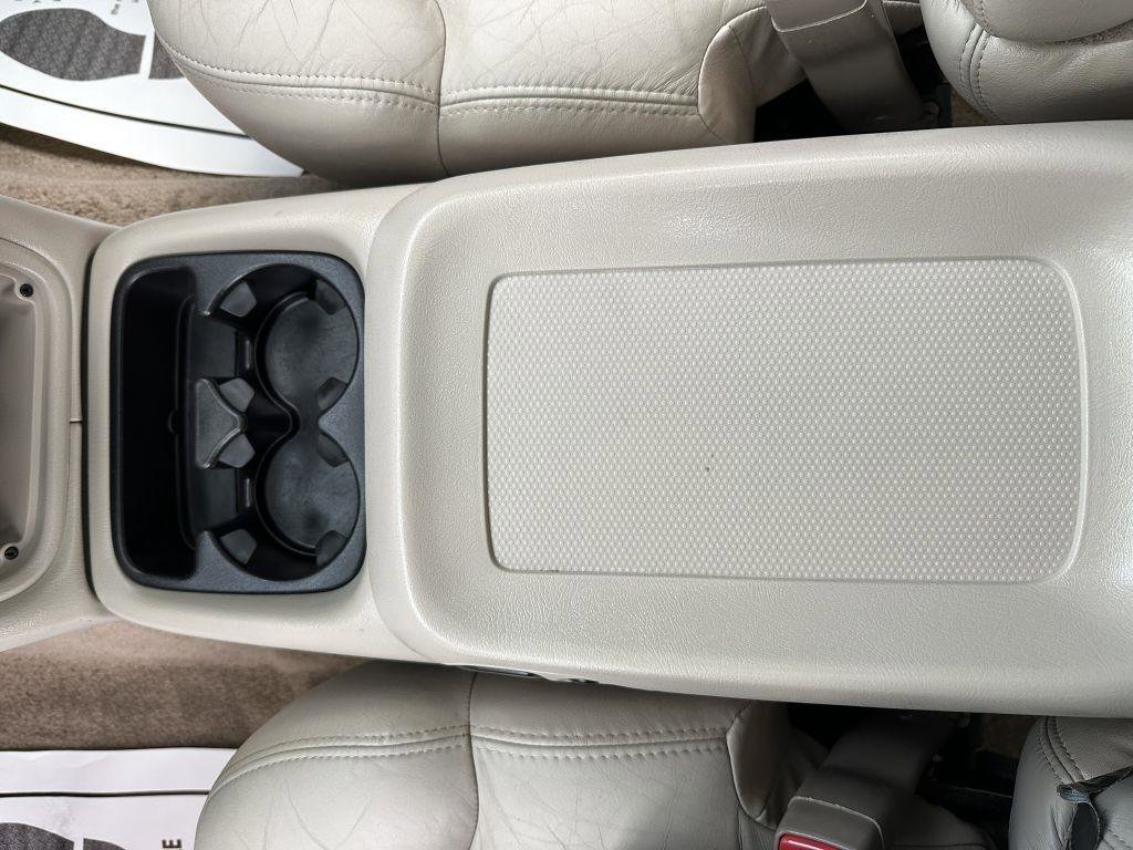 Used 2002 Chevrolet Suburban LT image 26
