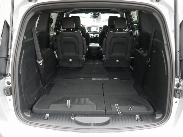 New 2026 Chrysler Pacifica Limited w/ Uconnect Theater Family Group AWD/4WD image 13