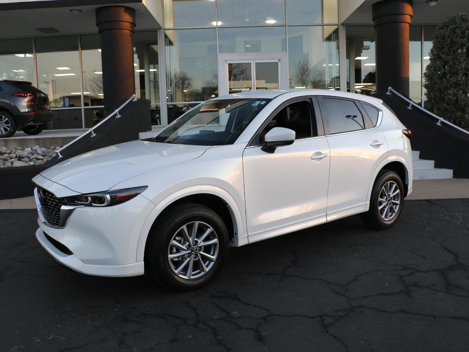 Certified 2025 MAZDA CX-5 AWD 2.5 S w/ Select Package image 1