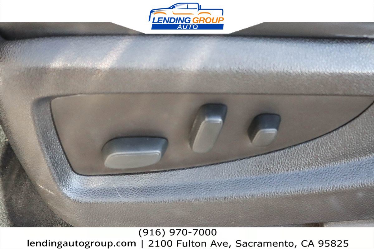 Used 2016 Chevrolet Suburban LT image 21