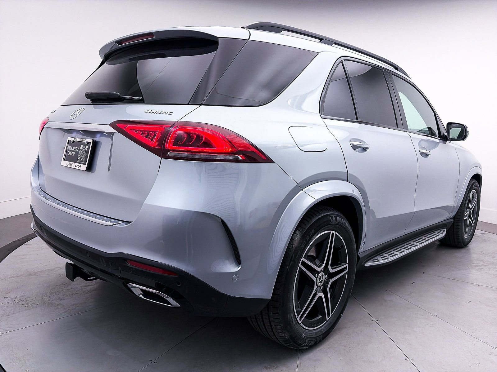 Used 2023 Mercedes-Benz GLE 450 4MATIC w/ AMG Line Exterior image 18