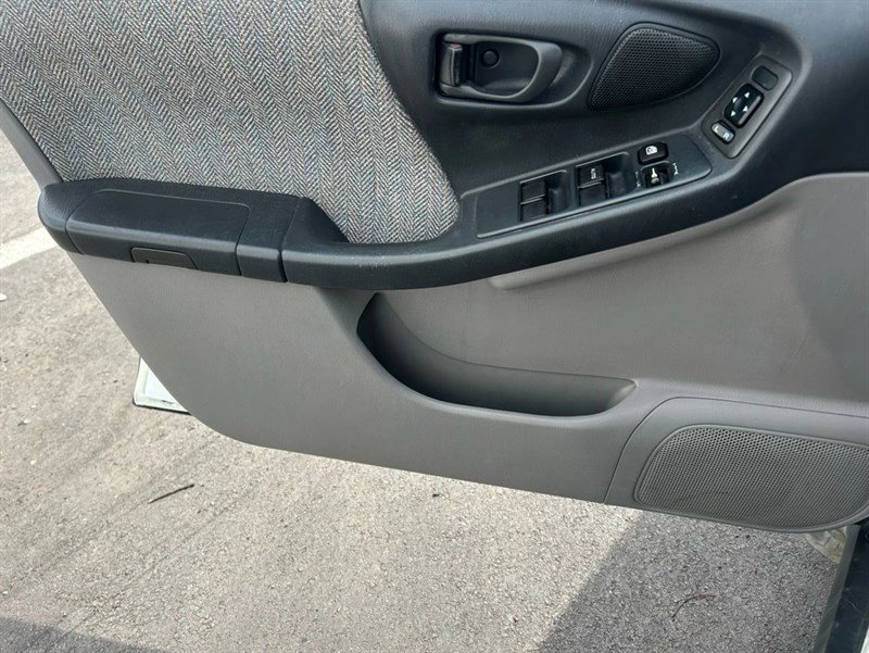 Used 2002 Subaru Forester L AWD/4WD image 10
