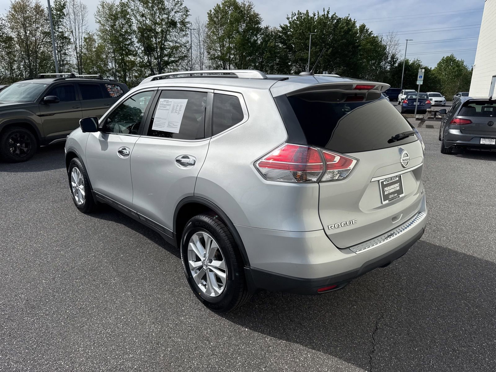 Used 2016 Nissan Rogue SV w/ SV Premium Package AWD/4WD image 5