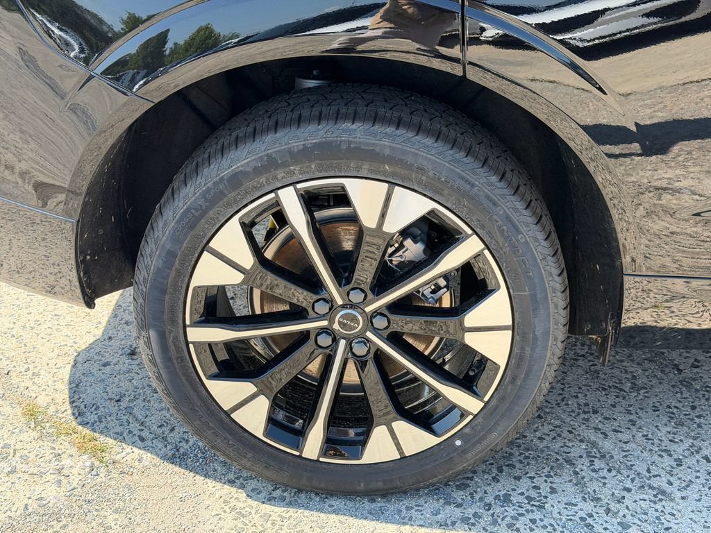 New 2026 Volvo XC60 T8 Plus w/ Protection Package Premier AWD/4WD image 6