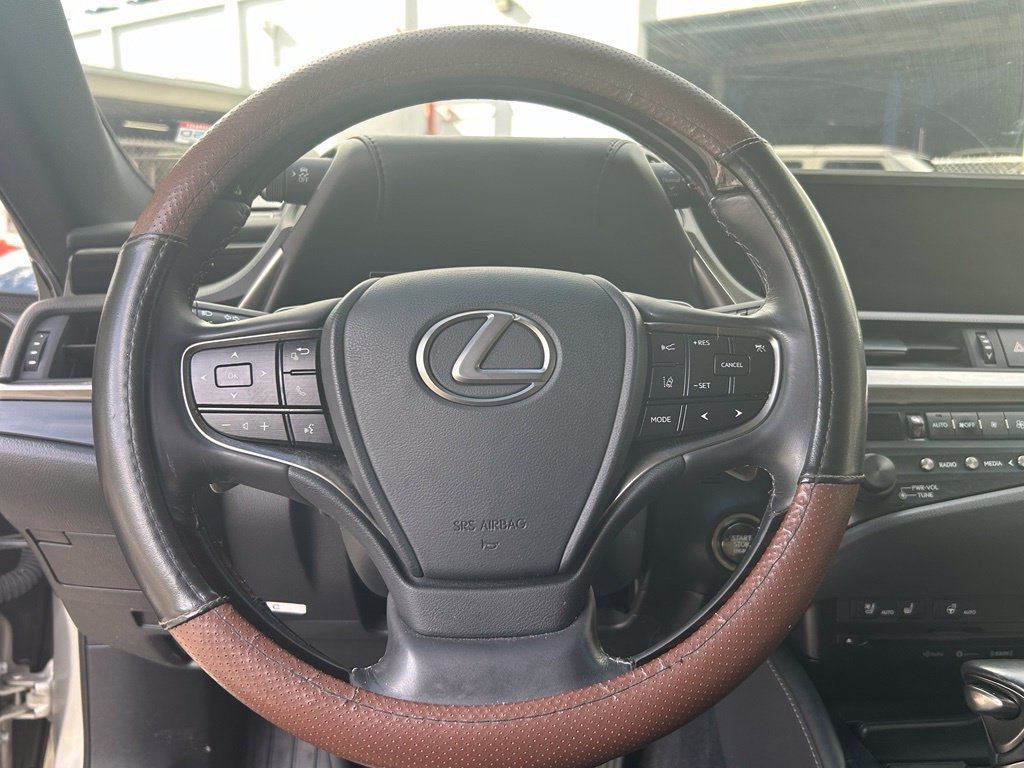 Used 2020 Lexus ES 350 w/ Premium Package FWD image 17