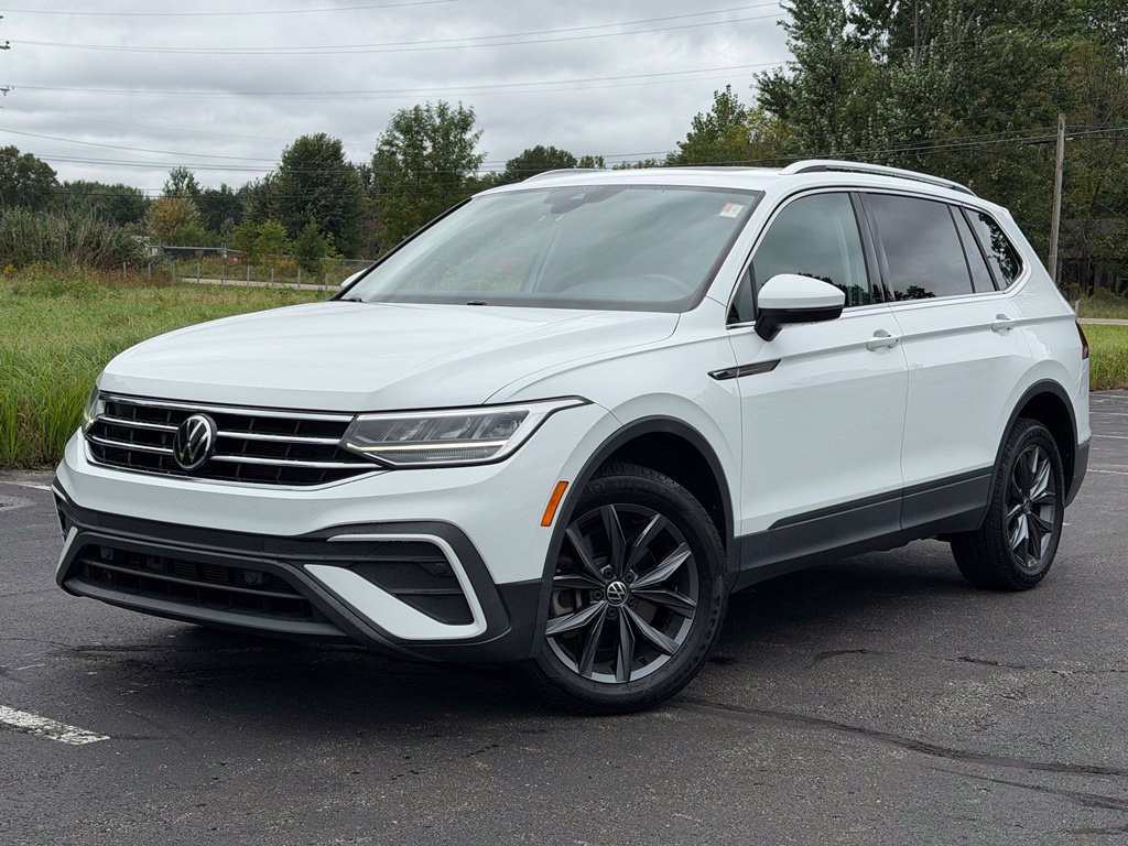 Used 2022 Volkswagen Tiguan SE AWD/4WD image 2