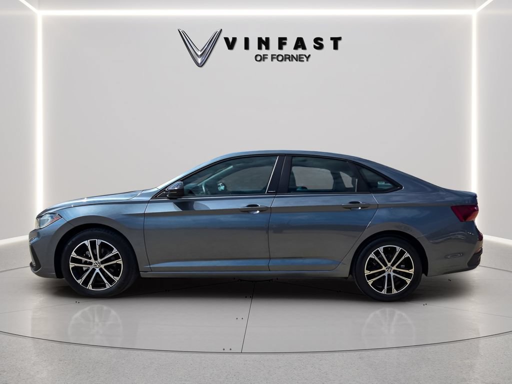 Used 2025 Volkswagen Jetta Sport FWD image 2