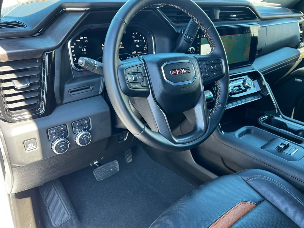 Used 2025 GMC Sierra 2500 AT4 image 21
