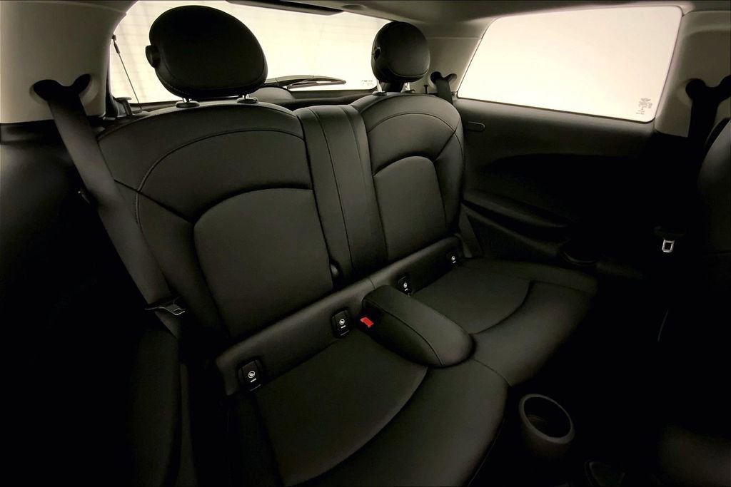 Used 2016 MINI Cooper 2-Door Hardtop image 15