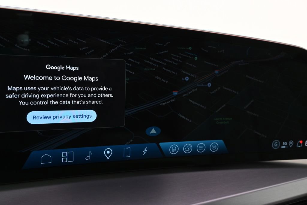 New 2026 Cadillac Vistiq Sport w/ LPO, Floor Liner Package image 26