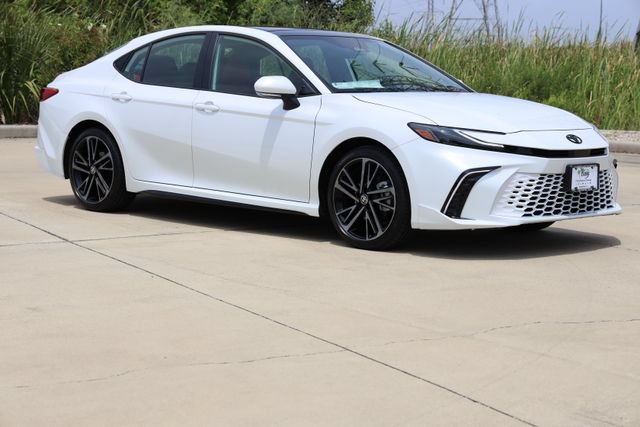 New 2026 Toyota Camry Hybrid FWD image 1