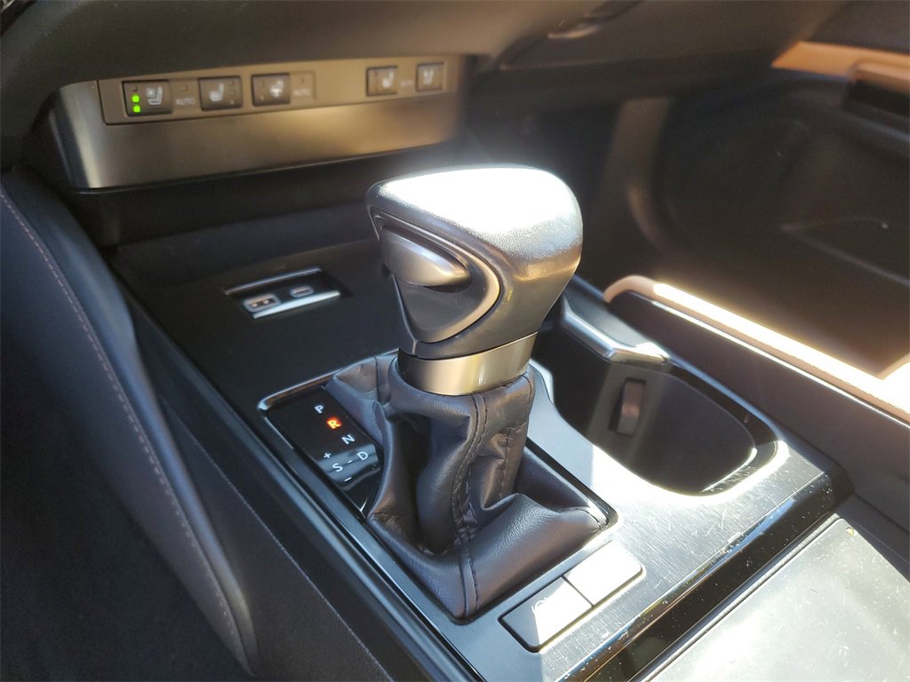 Used 2024 Lexus ES 300h w/ Premium Package image 29