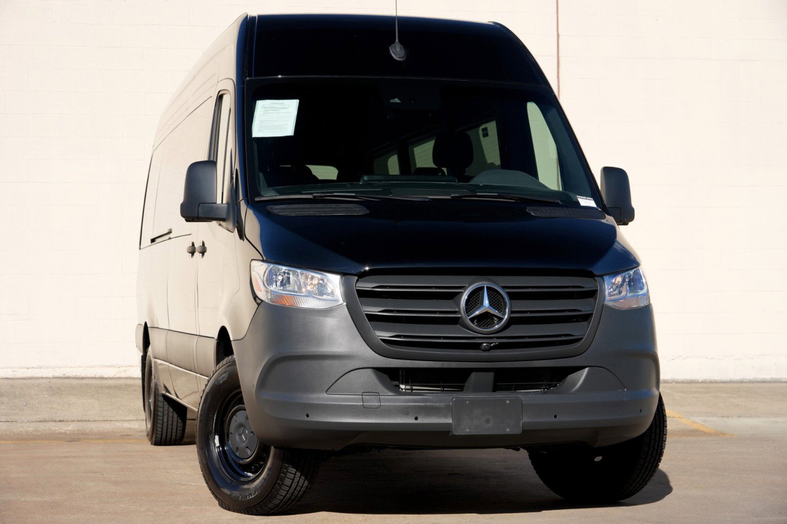 Used 2024 Mercedes-Benz Sprinter 2500 image 4