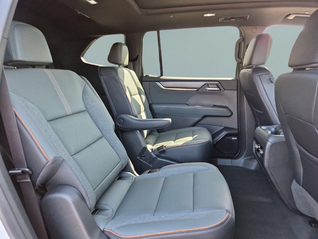 New 2026 GMC Acadia AT4 w/ Luxury Package AWD/4WD image 27