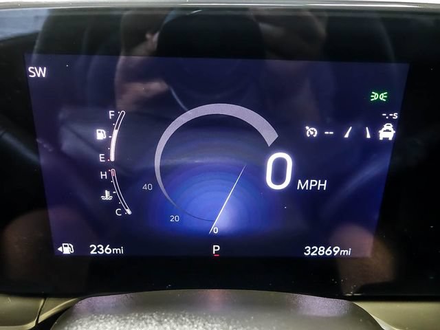 Certified 2025 Buick Envista Sport Touring FWD image 19
