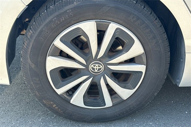Used 2019 Toyota Prius Prime Premium image 6