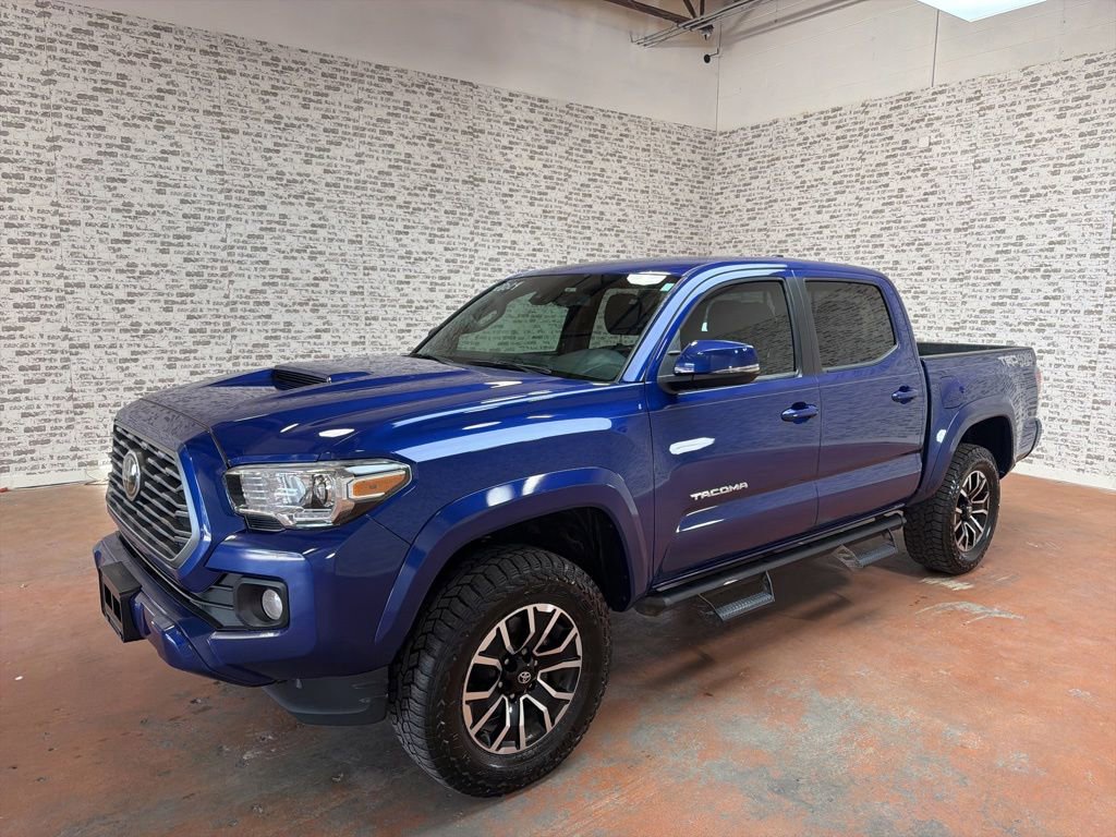 Used 2022 Toyota Tacoma TRD Sport w/ Technology Package AWD/4WD image 3