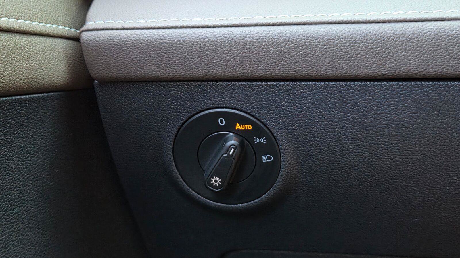 Certified 2023 Volkswagen Taos SEL AWD/4WD image 25