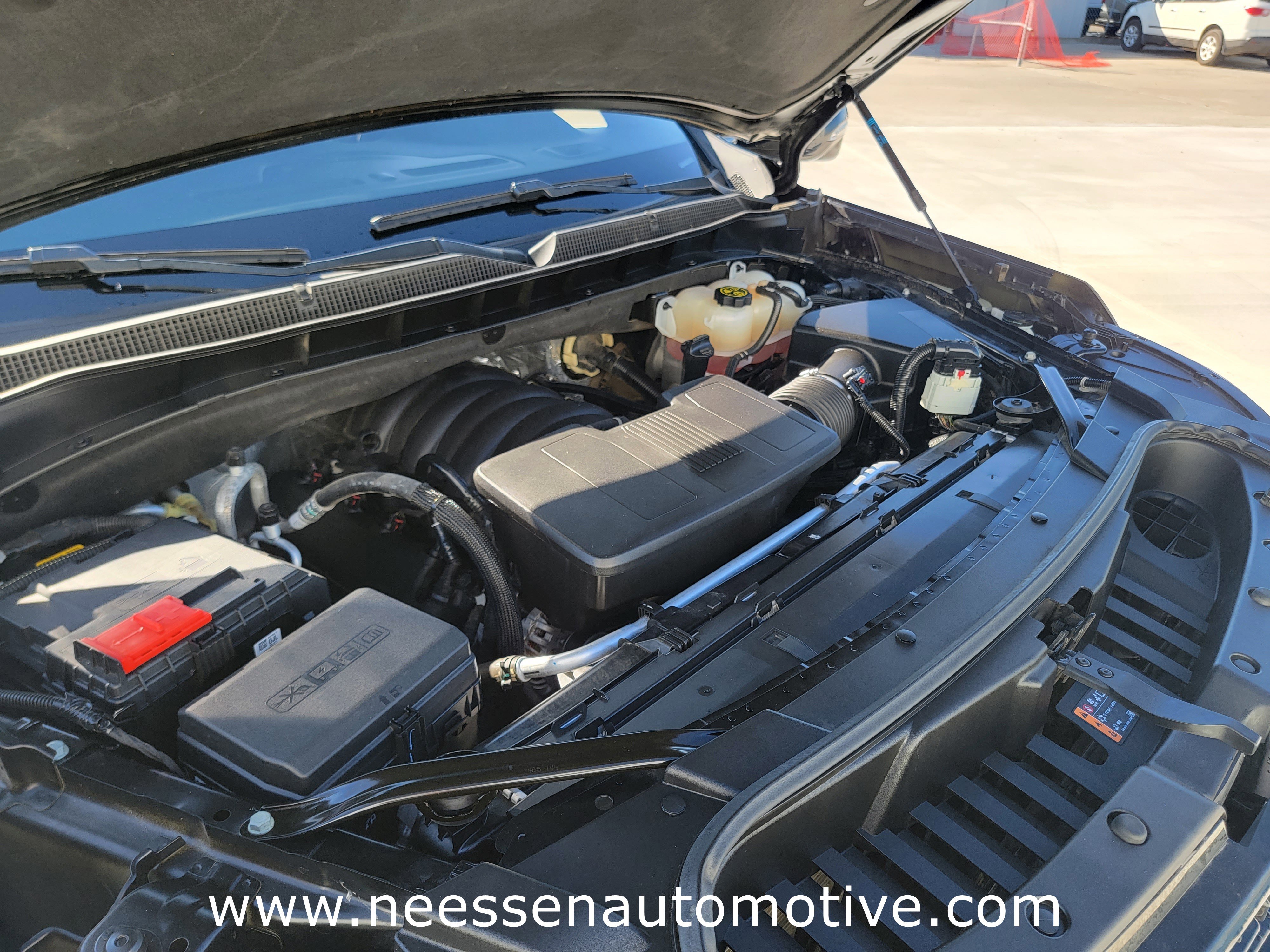 Used 2023 Chevrolet Suburban RST w/ Luxury Package image 35