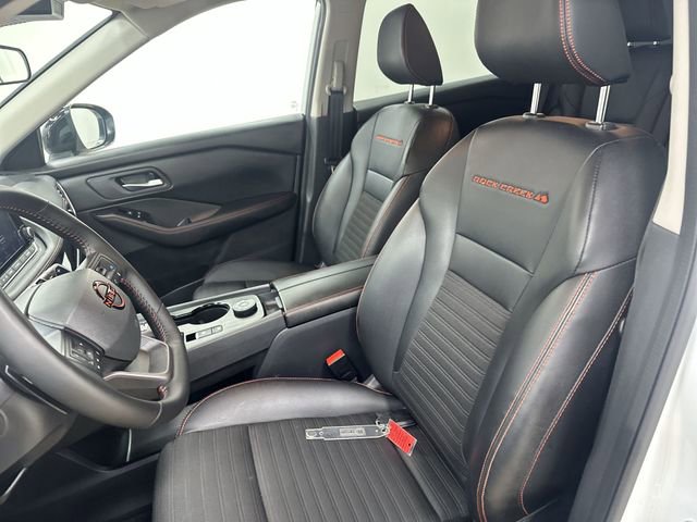 Used 2025 Nissan Rogue SV AWD/4WD image 14