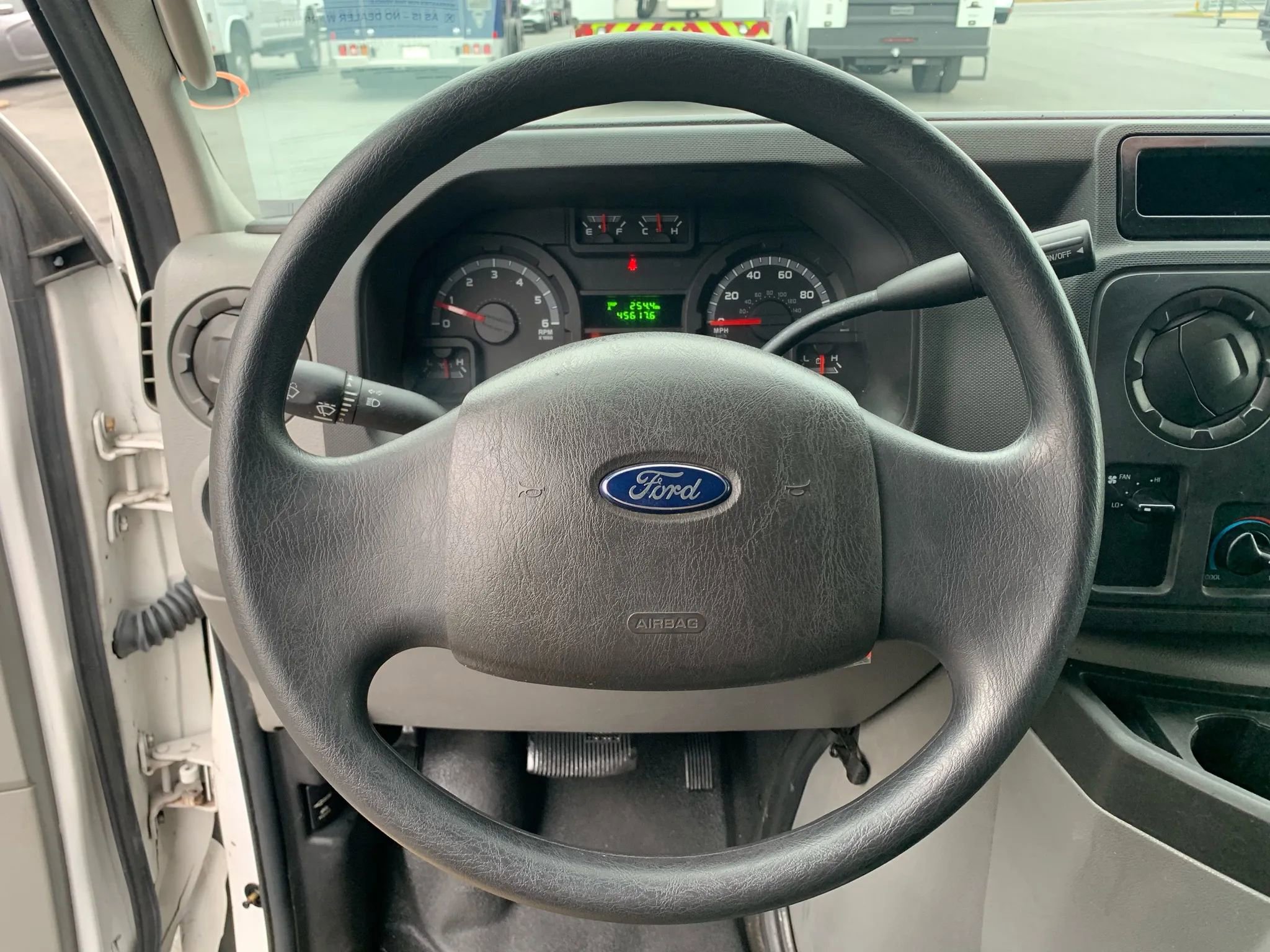 Used 2014 Ford E-350 and Econoline 350 Extended Super Duty w/ Insulation Package image 10