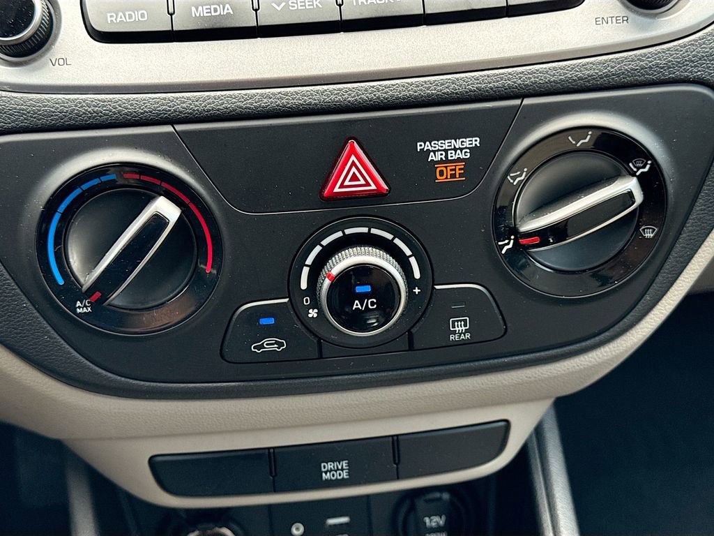 Used 2021 Hyundai Accent SE FWD image 18