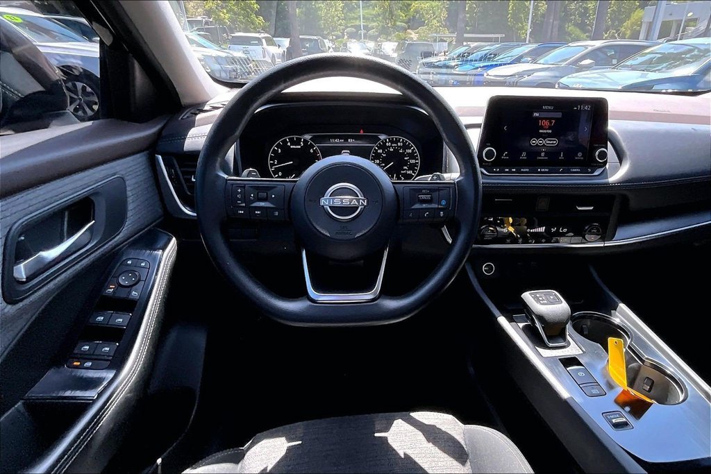 Used 2023 Nissan Rogue SV FWD image 7
