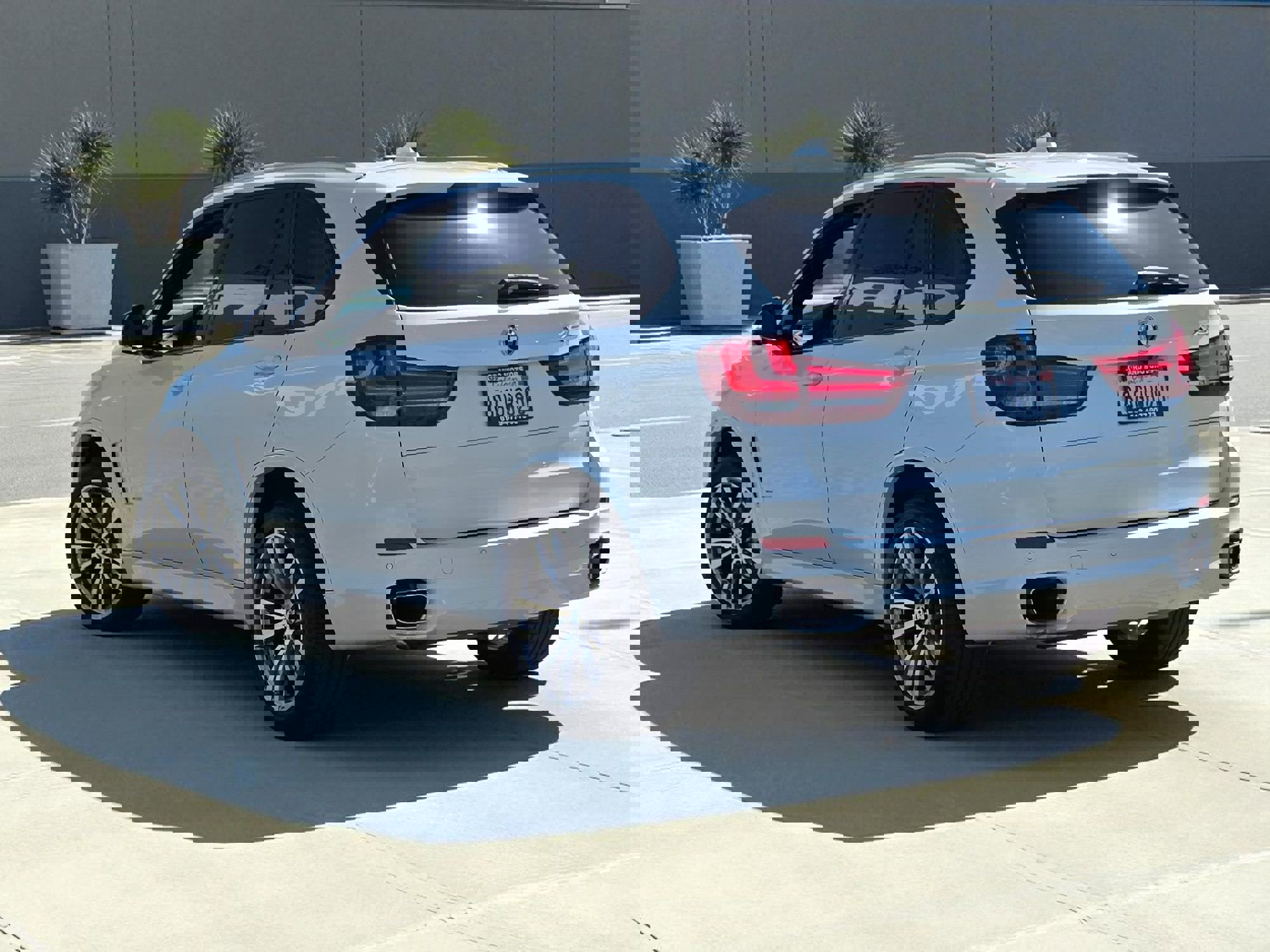 Used 2017 BMW X5 xDrive35i w/ M Sport Package image 10