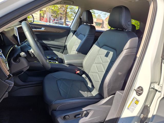 Used 2025 Volkswagen Atlas SE FWD image 8