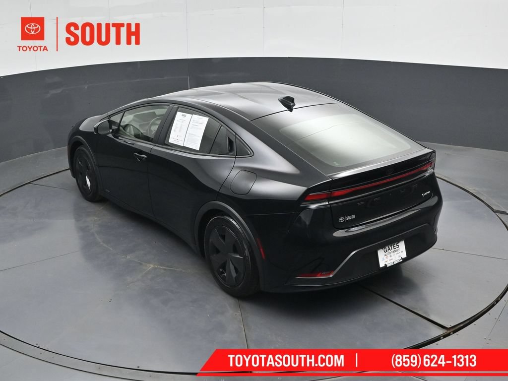Used 2025 Toyota Prius LE AWD/4WD image 51