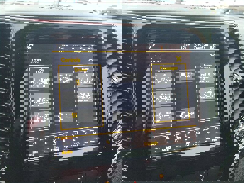 Used 2019 Jeep Cherokee Overland w/ Technology Group image 31