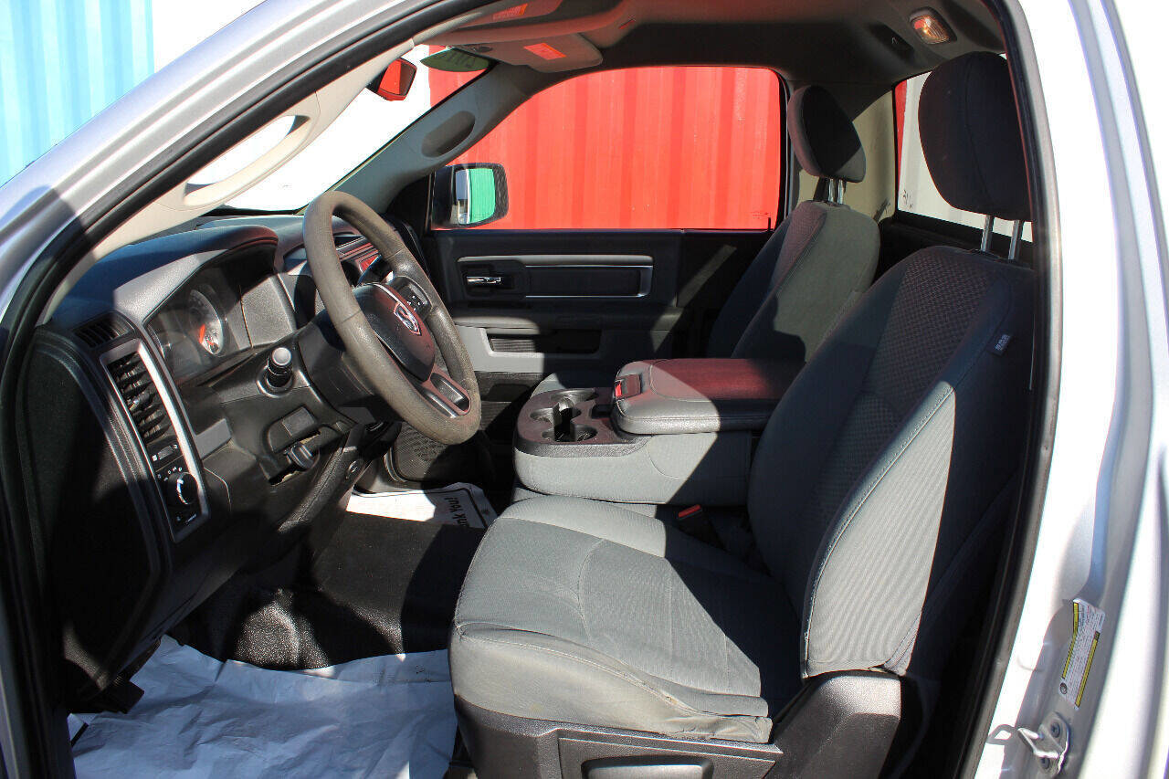 Used 2018 RAM 2500 Tradesman w/ Chrome Appearance Group AWD/4WD image 8