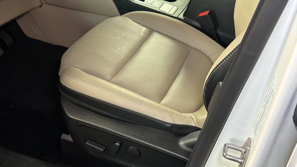 Used 2022 Ford Escape SEL image 27