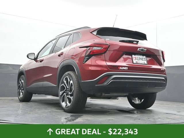 Used 2024 Chevrolet Trax RS w/ Sunroof Package FWD image 32