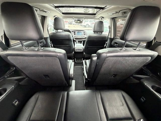 Used 2017 Toyota Highlander Limited Platinum image 19