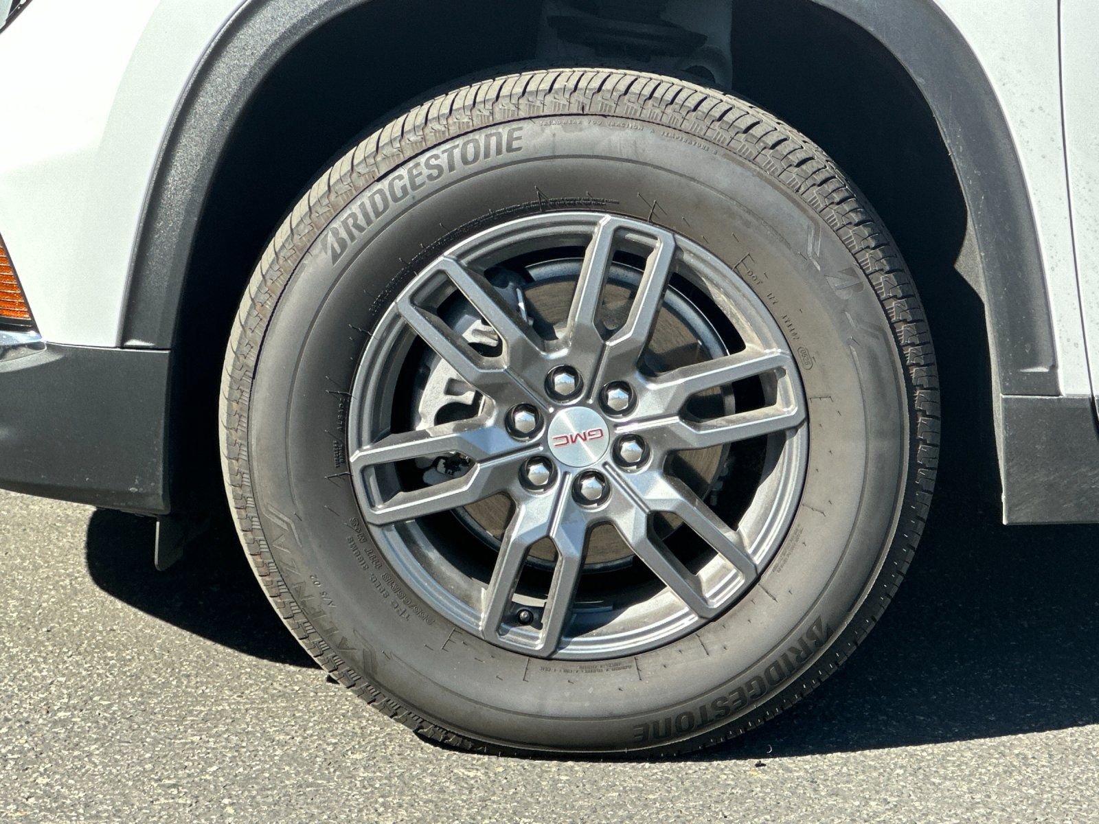 New 2025 GMC Acadia Elevation image 27