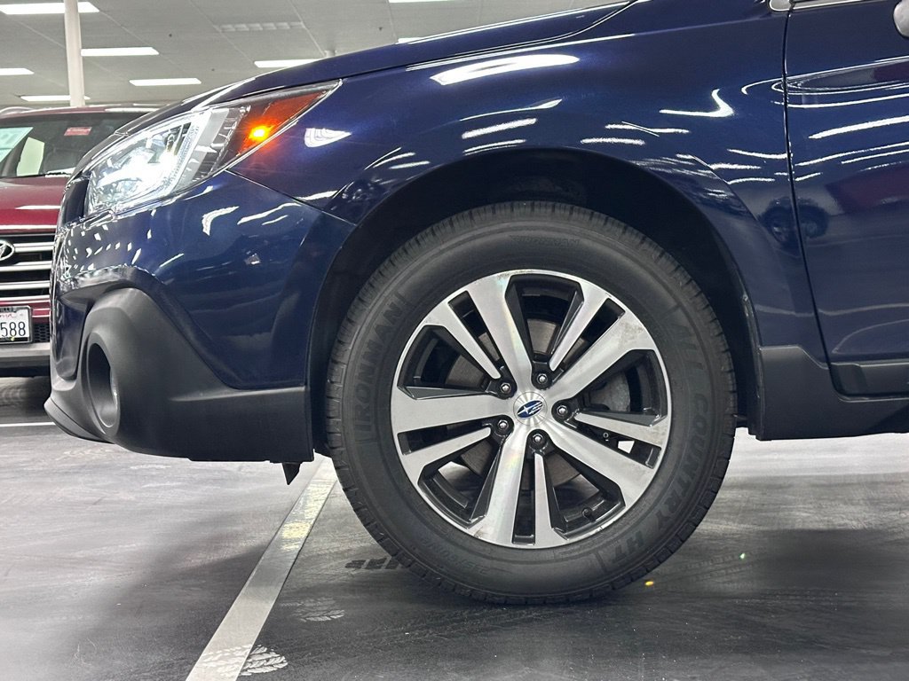 Used 2018 Subaru Outback 3.6R Limited AWD/4WD image 12