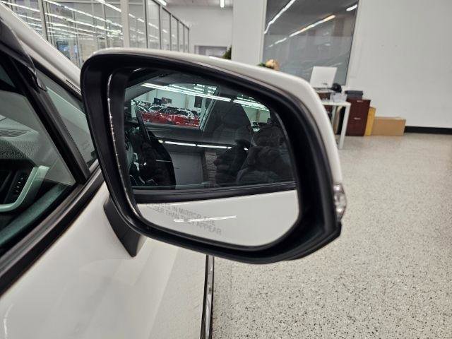 Used 2022 Toyota RAV4 XLE w/ Convenience Package FWD image 39
