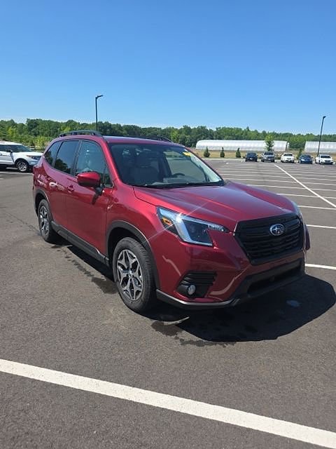 Used 2023 Subaru Forester Premium AWD/4WD image 3