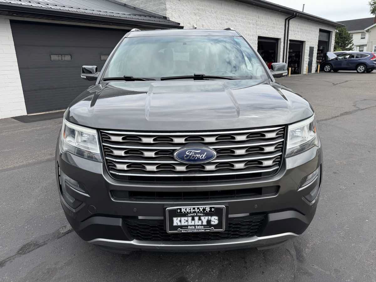Used 2016 Ford Explorer XLT w/ Equipment Group 202A AWD/4WD image 7