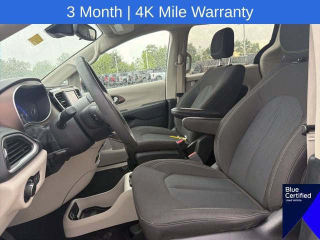 Used 2023 Chrysler Voyager LX FWD image 25