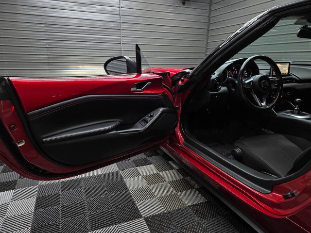Used 2016 MAZDA MX-5 Miata Club RWD image 28