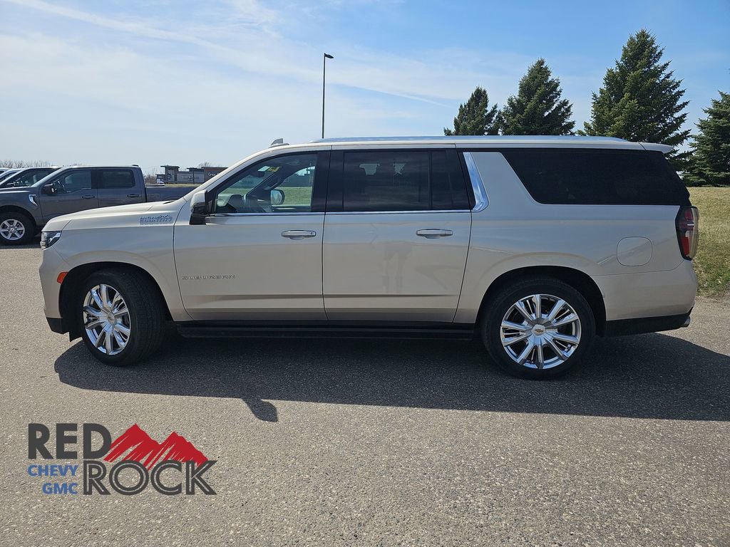 Used 2023 Chevrolet Suburban High Country AWD/4WD image 2